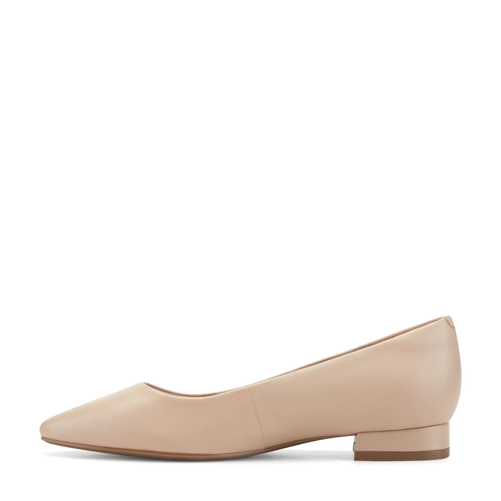 Women Rockport Tessa Total Motion Pointy Toe Dress Flats Light Natural Leather